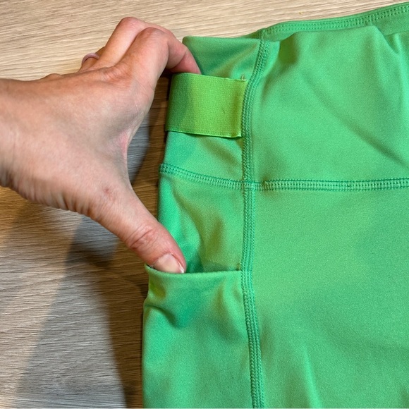 Fabletics Women’s Green High-Waisted Motion365® Pocket Short 5" - Est. XS - Picture 6 of 7
